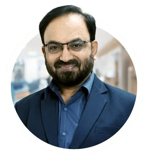Dr. Purushottam Selukar teaching reflexology to practitioners